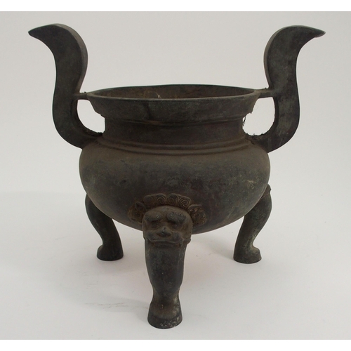 91 - A LARGE CHINESE BRONZE INCENSE BURNER