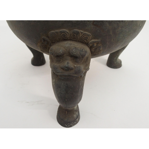 91 - A LARGE CHINESE BRONZE INCENSE BURNER