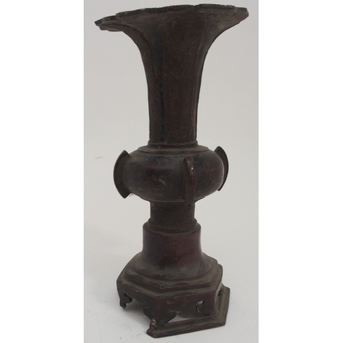 92 - A CHINESE BRONZE ARCHAIC VASE