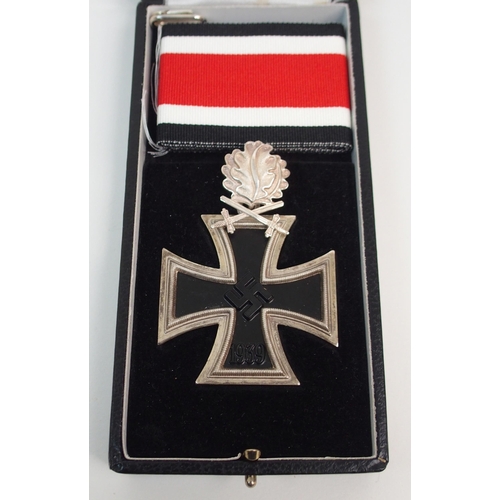 266 - A GERMAN KNIGHTS CROSS