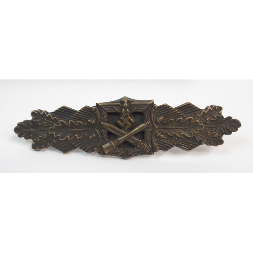 268 - A CASED GERMAN CLOSE COMBAT CLASP