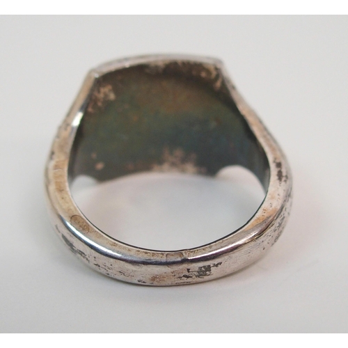 270 - A GENT'S WHITE METAL RING