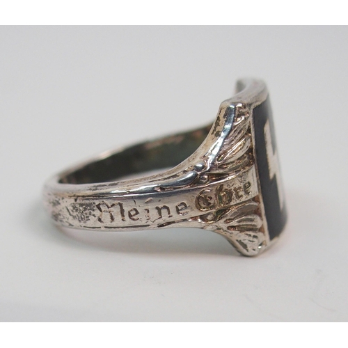 270 - A GENT'S WHITE METAL RING