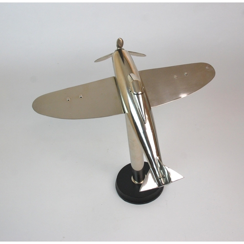 330 - A CHROME DESKTOP MODEL OF AN AEROPLANE