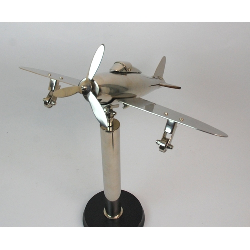 330 - A CHROME DESKTOP MODEL OF AN AEROPLANE