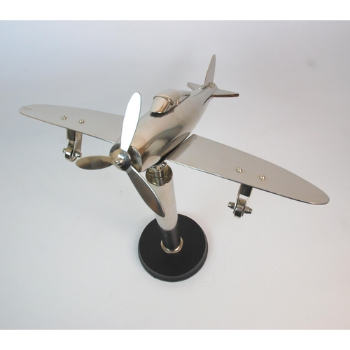 330 - A CHROME DESKTOP MODEL OF AN AEROPLANE