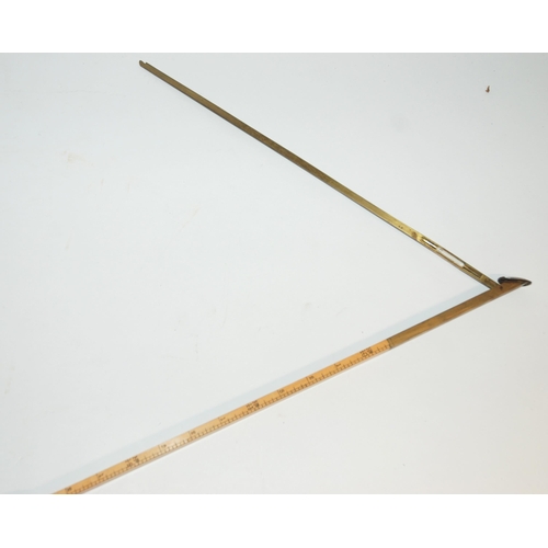 339 - AN EARLY 20TH CENTURY BAMBOO HORSE MEASURING STICK WALKING CANE