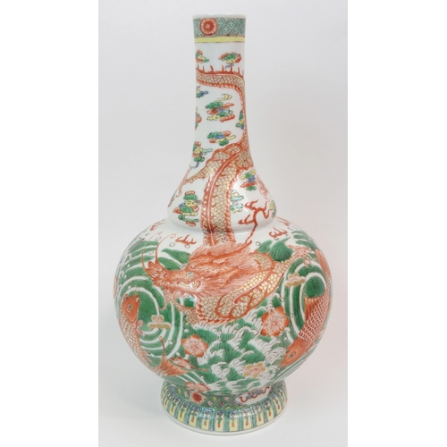 37 - A CHINESE FAMILLE ROSE/VERTE BALUSTER VASE