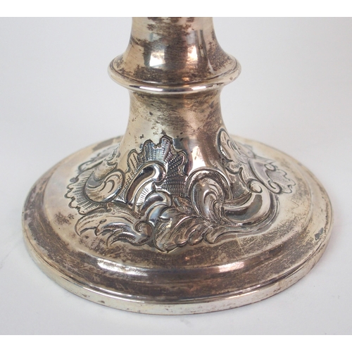 169 - A VICTORIAN SILVER SUGAR CASTOR