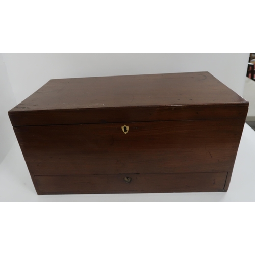 107 - A GEORGIAN MAHOGANY JEWELLERY BOX