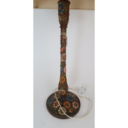 92 - A CARVED WOOD AND GESSO LAMP