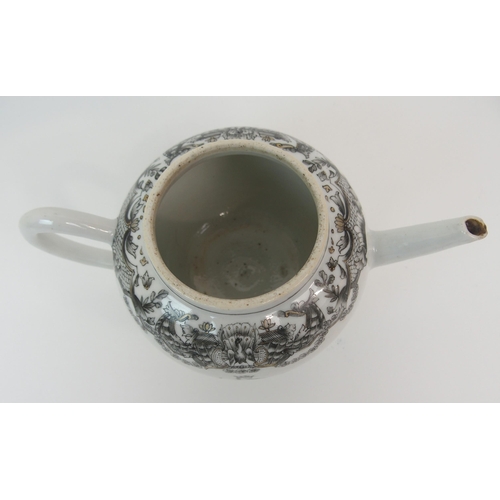 1 - A CHINESE EXPORT BULLET SHAPED TEAPOT AND COVER