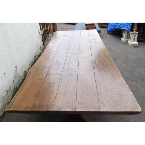 1121 - A NIGEL GRIFFITHS LARGE FIVE PLANK OAK DINING TABLE