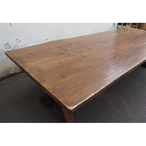 1121 - A NIGEL GRIFFITHS LARGE FIVE PLANK OAK DINING TABLE