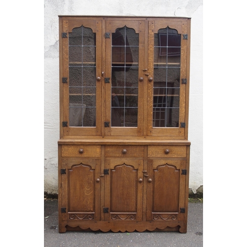 1123 - A PAIR OF NIGEL GRIFFITHS OAK BOOKCASES