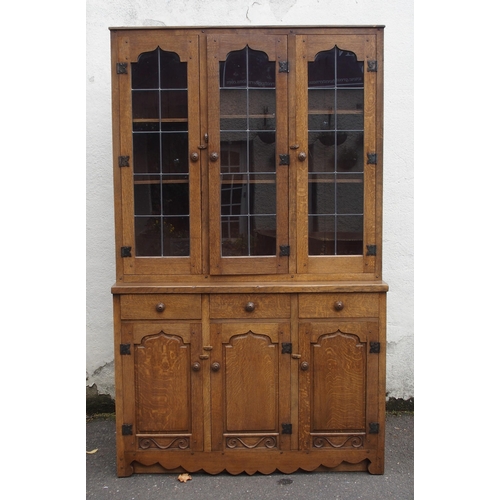 1123 - A PAIR OF NIGEL GRIFFITHS OAK BOOKCASES