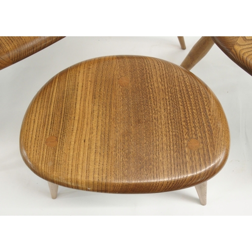 1130 - A NEST OF THREE LIGHT ELM ERCOL PEBBLE TABLES