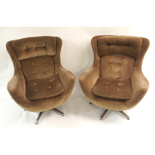 1139 - A PAIR OF VONO MID-CENTURY SWIVEL AND TILT ARMCHAIRS