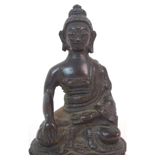 118 - A CHINESE BRONZE MODEL OF BUDDHA ON LOTUS THRONE