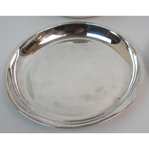 162 - A VICTORIAN SILVER ENTREE DISH