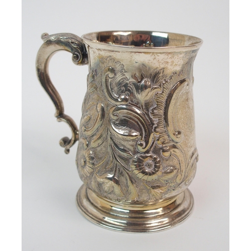 172 - AN 18TH CENTURY SILVER TANKARD