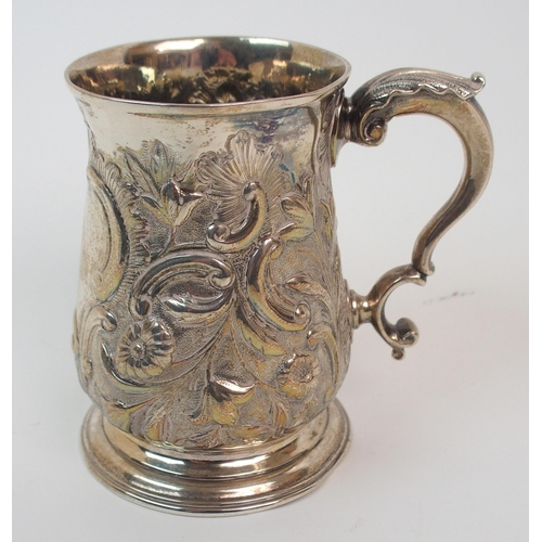 172 - AN 18TH CENTURY SILVER TANKARD