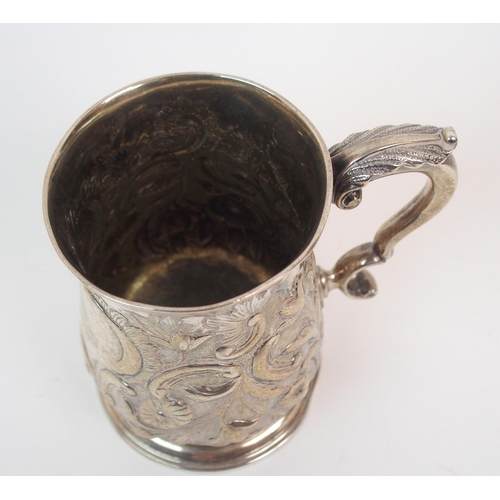 172 - AN 18TH CENTURY SILVER TANKARD