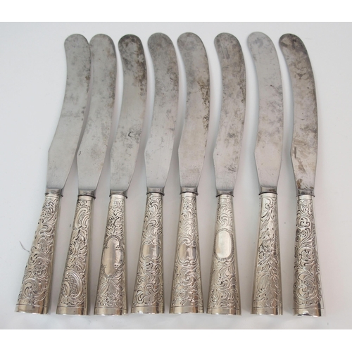 192 - A SET OF EIGHT VICTORIAN SILVER HANDLED STEEL BLADED DINNER KNIVES