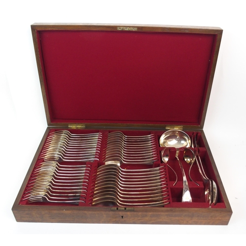 194 - A SILVER PLATED CUTLERY SET