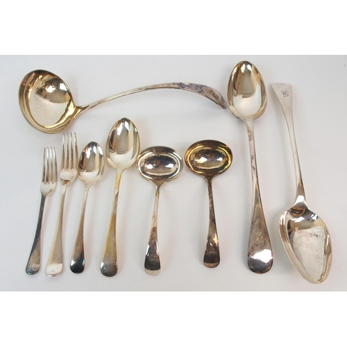 194 - A SILVER PLATED CUTLERY SET