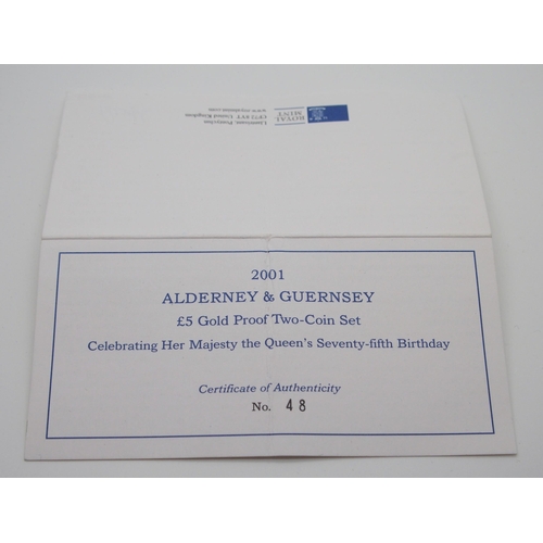 297 - A WESTMINSTER 2001 ALDERNEY AND GUERNSEY �5 GOLD PROOF TWO COIN SET