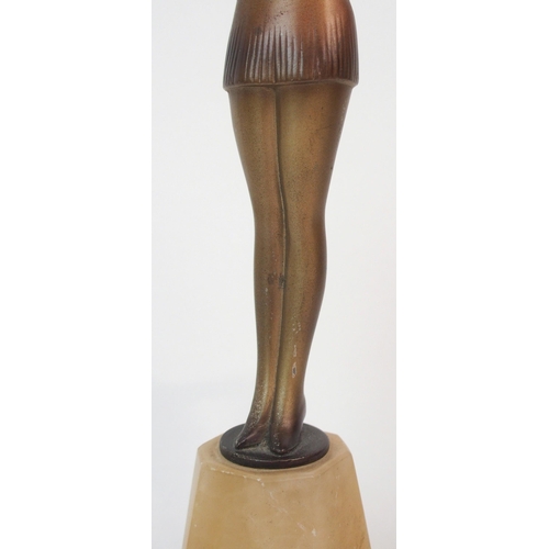 559 - AN ART DECO FIGURE OF A GIRL