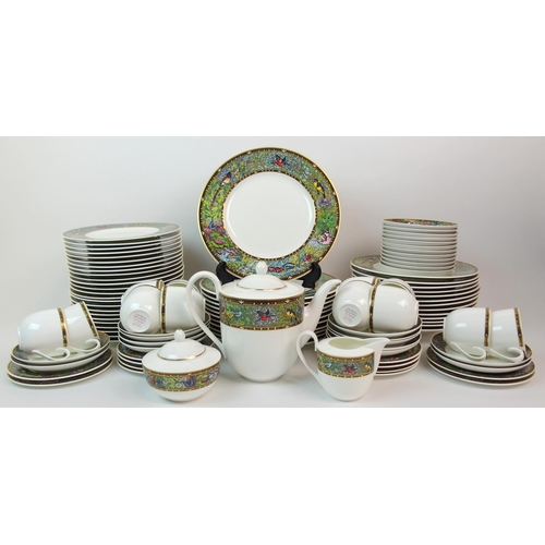 579 - A VILLEROY AND BOCH VIE SAUVAGE PATTERN DINNER SERVICE