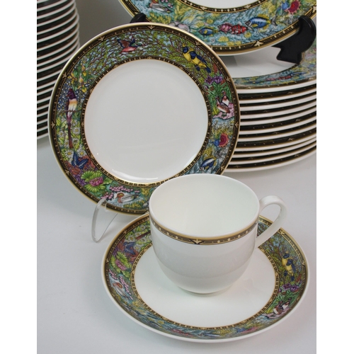 579 - A VILLEROY AND BOCH VIE SAUVAGE PATTERN DINNER SERVICE