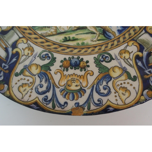 596 - A LARGE ITALIAN MAJOLICA CHARGER