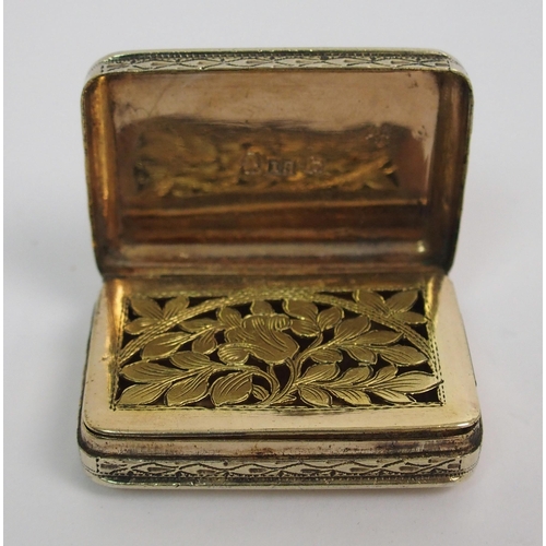 166 - A George III silver vinaigrette