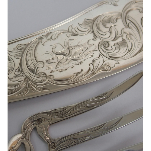 207 - A Victorian cased silver fish serving set