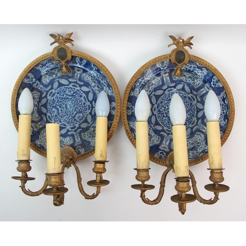 511 - A pair of 19th century Dutch Delft plates