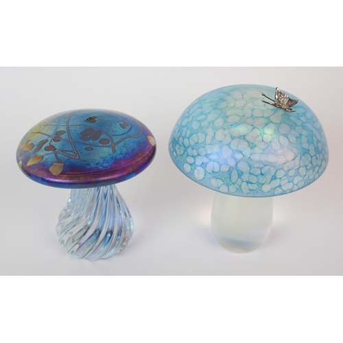 516 - A Glasform iridescent glass toadstool paperweight