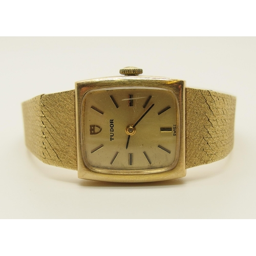 600 - A 9ct gold ladies Tudor wrist watch