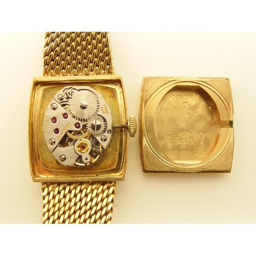 600 - A 9ct gold ladies Tudor wrist watch