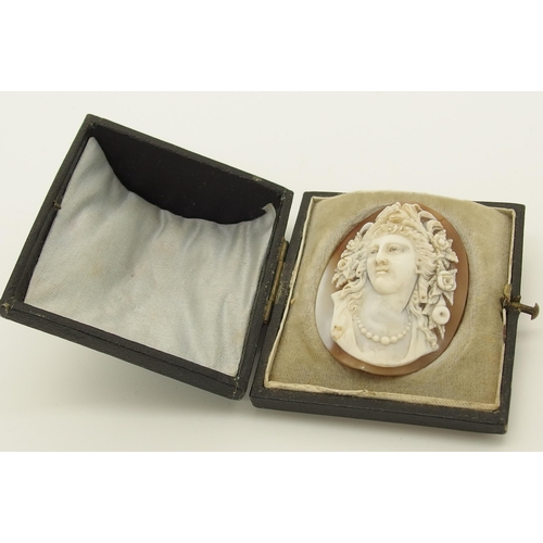 632 - A well carved unmounted classical cameo