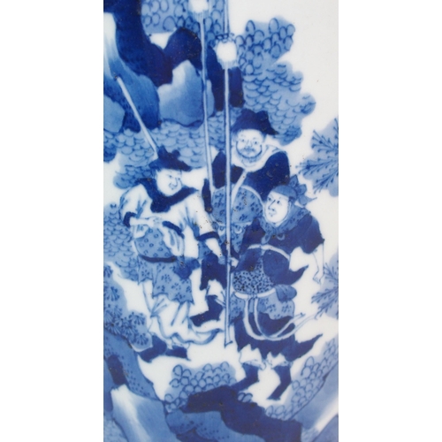 65 - A Chinese blue and white sleeve vase