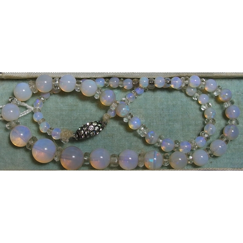 662 - A string of opal beads