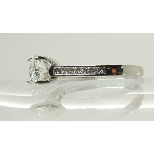 711 - A platinum diamond ring