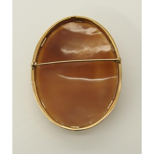 720 - A 9ct gold mounted large shell cameo