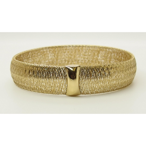 727 - An 18ct gold Italian woven bracelet