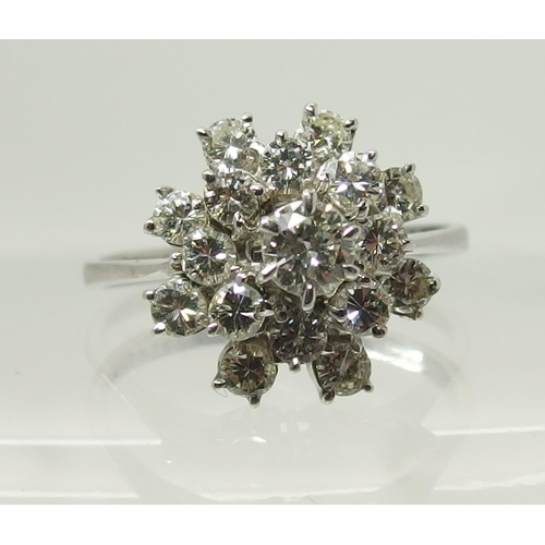 733 - An 18ct gold diamond cluster ring