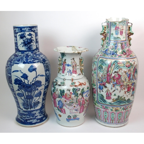 87 - A large Chinese blue and white baluster vase