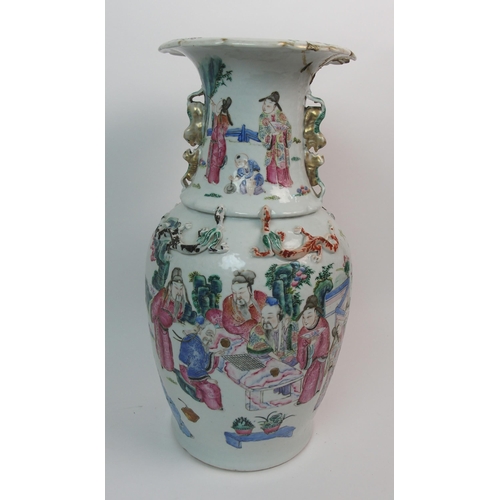 87 - A large Chinese blue and white baluster vase